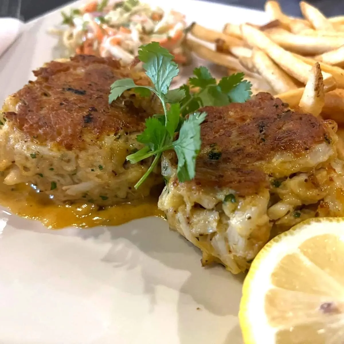 Crab cake platter